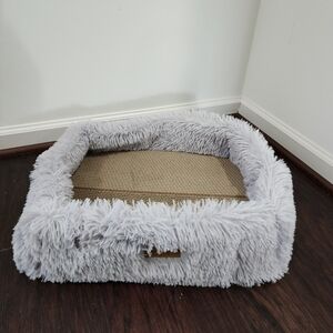 Leo's Paw Cat Scratcher Bed